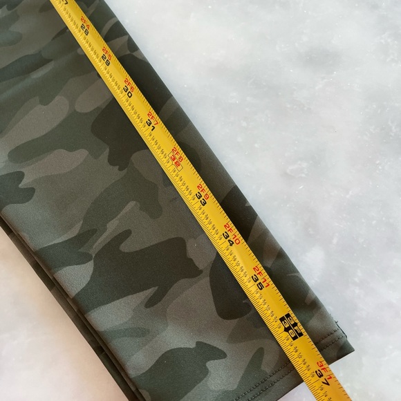Onzie Moss Camo Leggings. High waist. Army green. S/M - Picture 11 of 13
